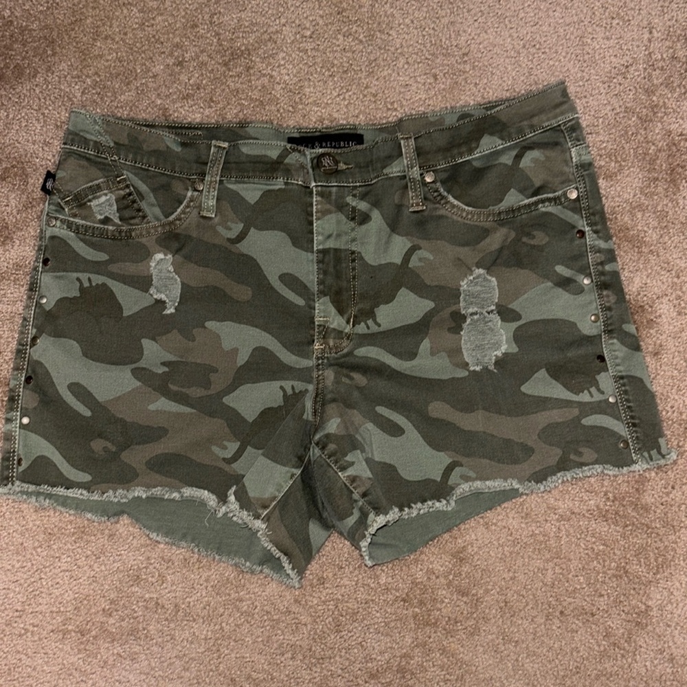 Ladies Rock & Republic Camo Shorts